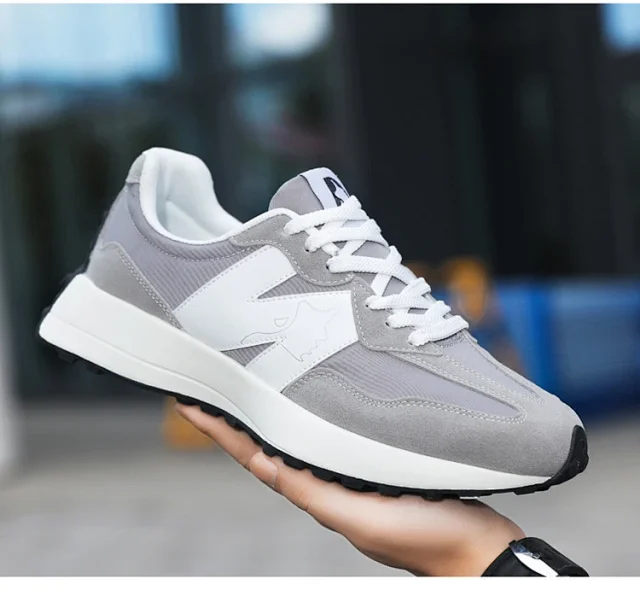 Unisex Retro Light Running Sneakers Detail
