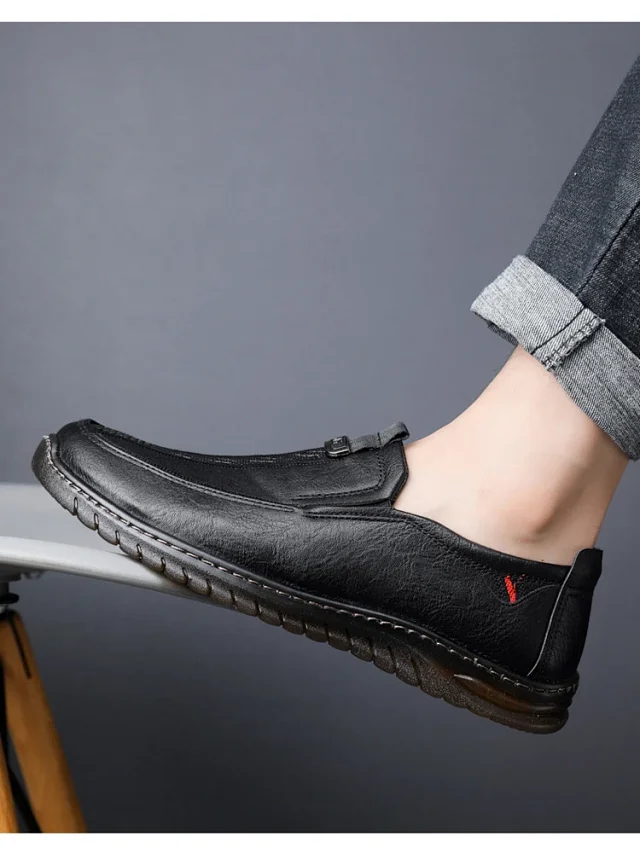 New Men's Slip-On Soft-Sole Leather Shoes Detail