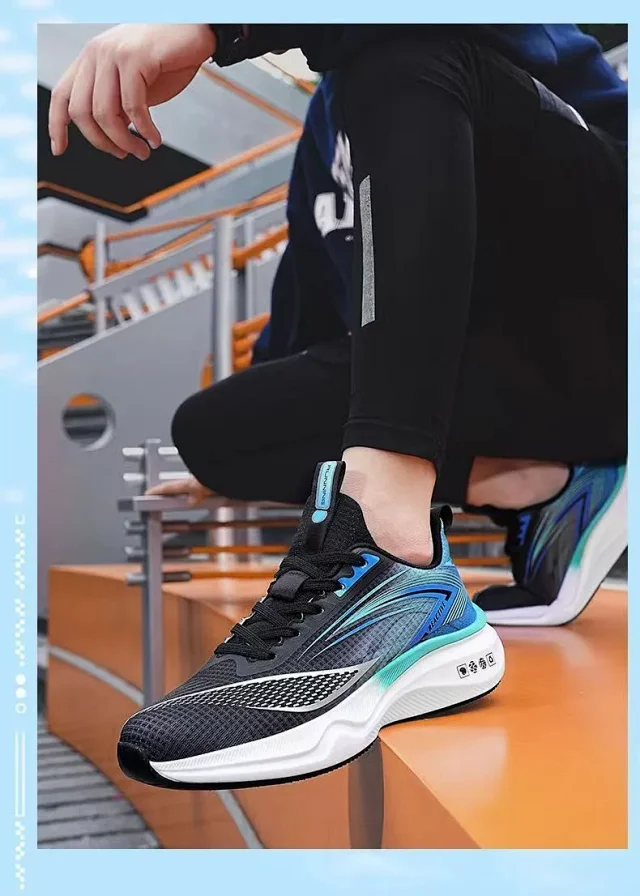 Men's Oversized Korean Flyknit Runners 2025 Detail