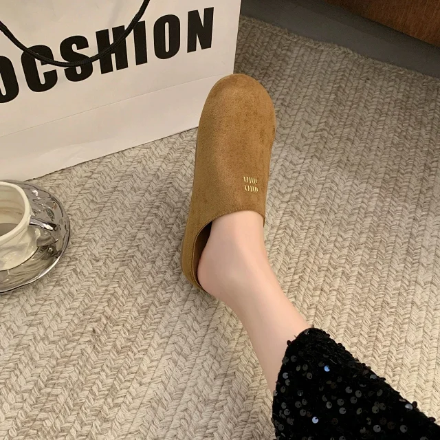 Birkenstock Women's Closed-Toe Platform Slip-On Slippers Detail