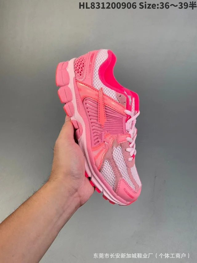 Nike Vomero 5 Low Retro Running Shoes Detail