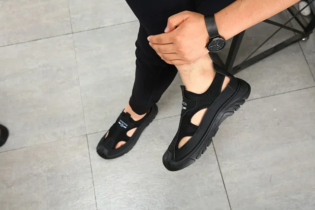 Men's Breathable Mesh Sandals Detail