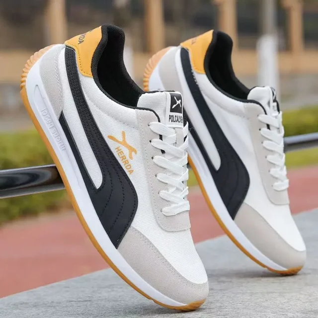 Men's New 2025 Korean Retro White Canvas Sneakers Detail