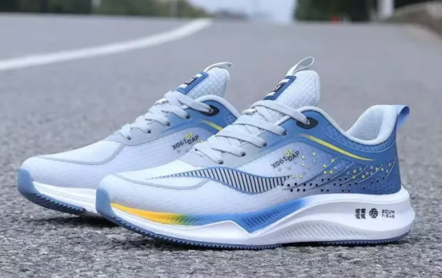 Men's Featherlight Cushioned Lifestyle Runner Detail