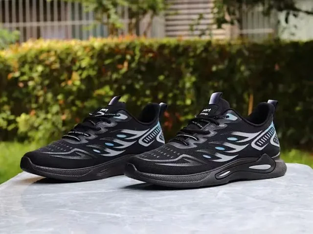 Men's 2025 Mesh Casual Running Shoes Detail