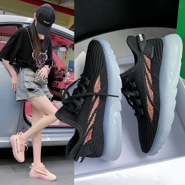 Women's Breathable Flyknit Running Shoes Detail