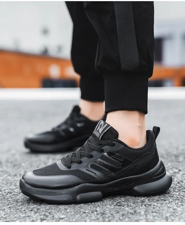 New Men's Thick-Soled Breathable Running Sneakers Detail