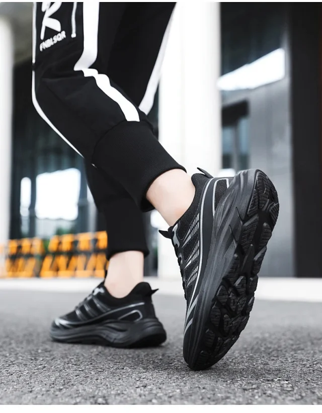 Men's 2025 Summer Light Mesh Trail Shoes XL Detail
