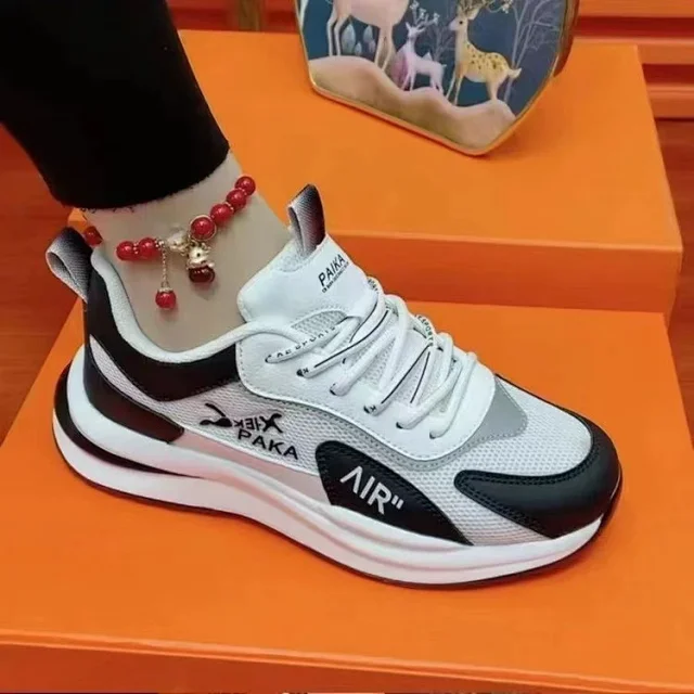 New Couples Lightweight Leather Dad Sneakers Detail