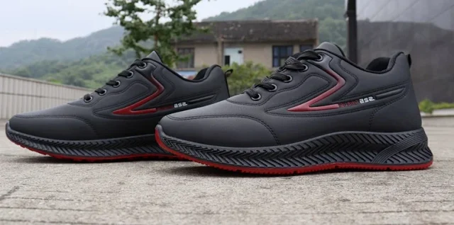 Men's Leather Low-Top Casual Sneakers Black Detail