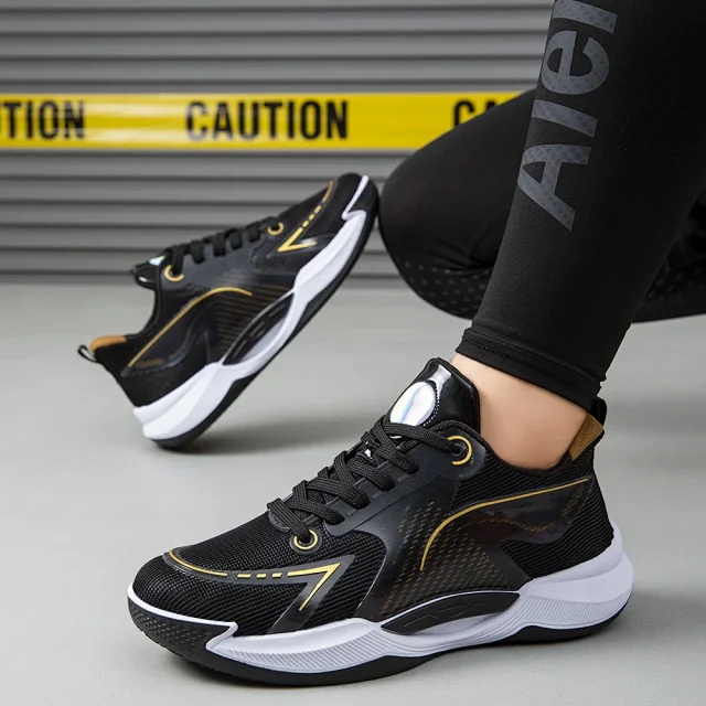 Men's Athletic Ultralight Cushioned Sneakers Detail