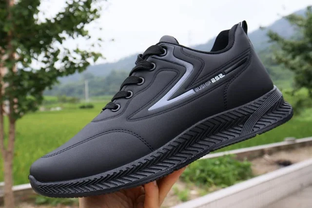Men's Leather Low-Top Casual Sneakers Black Detail