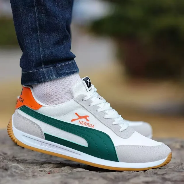 Men's New 2025 Korean Retro White Canvas Sneakers Detail