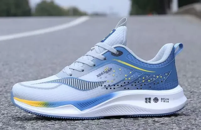 Men's Featherlight Cushioned Lifestyle Runner Detail
