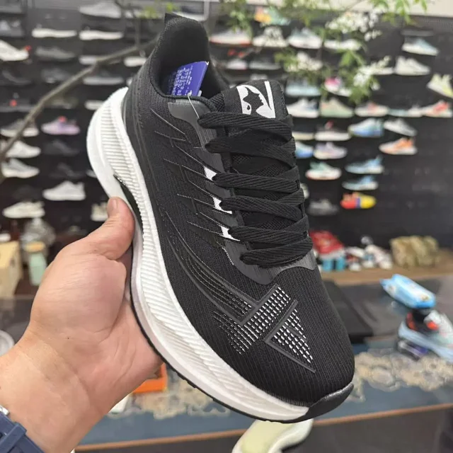 2025 Summer Couple Ultralight Running Shoes Detail