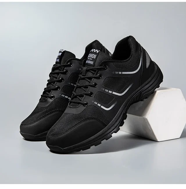 Modern Men's Black Breathable Lightweight Training Shoes Detail