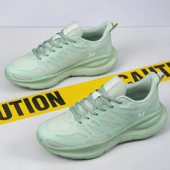 Summer Pro Lightweight Mesh Running Shoes
