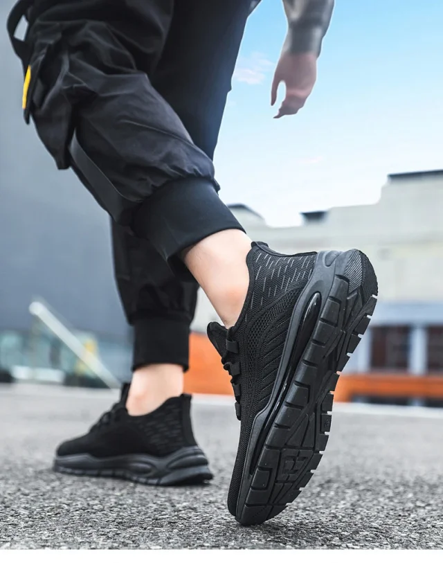 Breathable Big Men's Mesh Sneakers New All-Black Detail