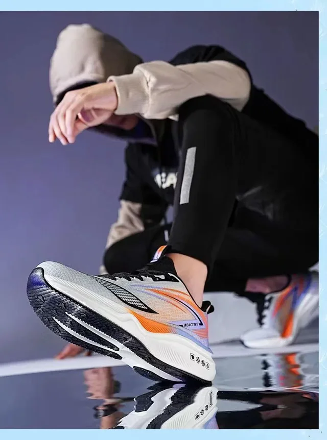 Men's Oversized Korean Flyknit Runners 2025 Detail