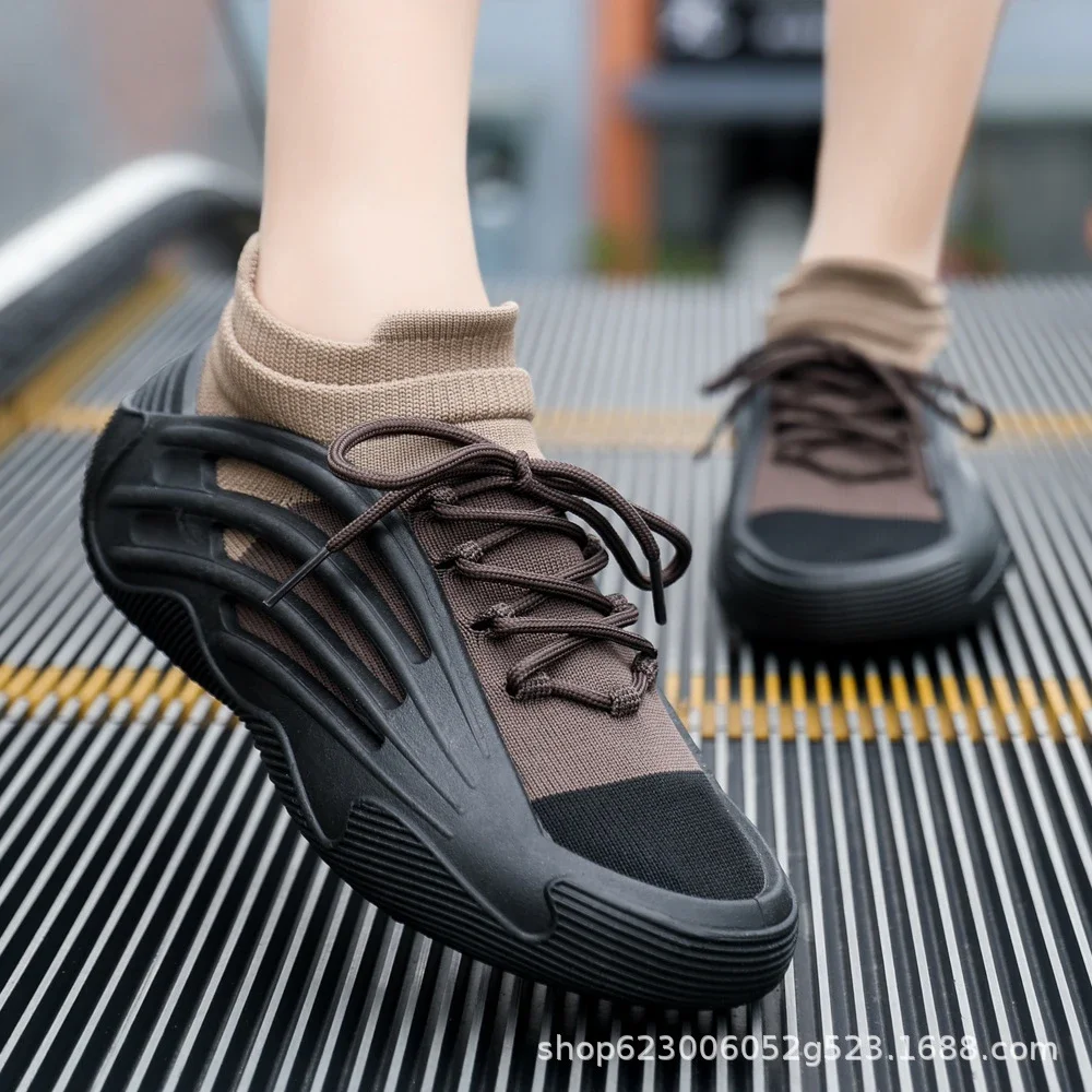Lightweight Flyknit Women's Sneakers