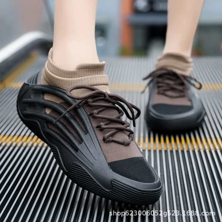 Lightweight Flyknit Women's Sneakers