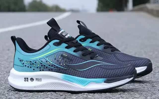 Men's Featherlight Cushioned Lifestyle Runner Detail