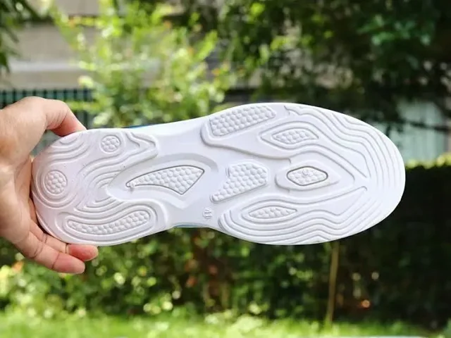 Men's 2025 Mesh Casual Running Shoes Detail