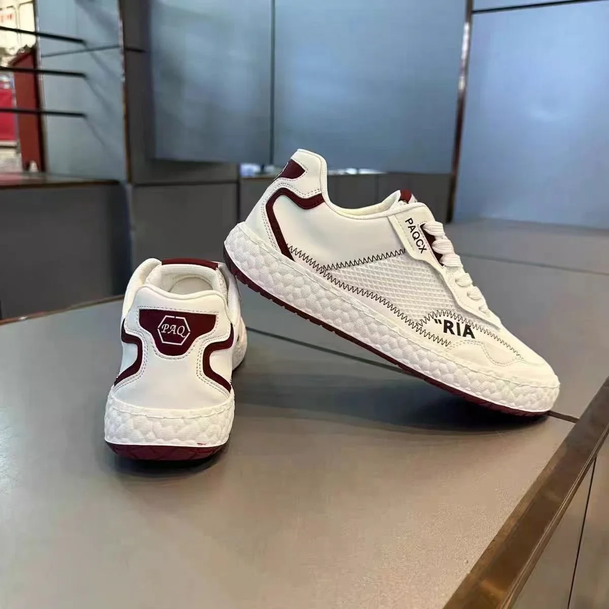 Unisex Breathable White Low-Top Casual Sneakers
