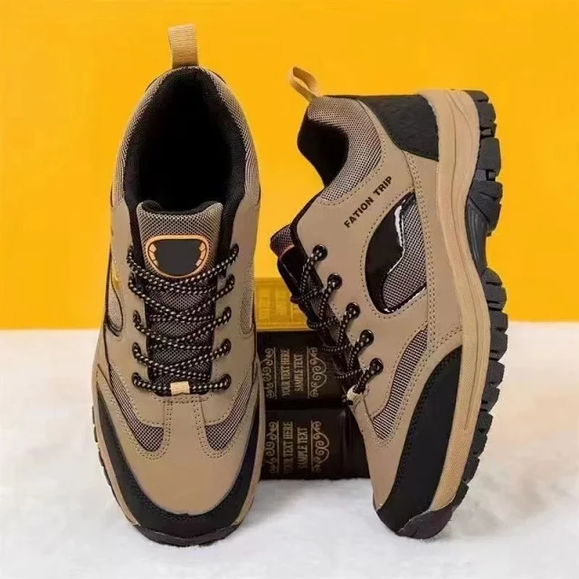 Men's Chunky Athletic Outdoor Travel Shoes Detail