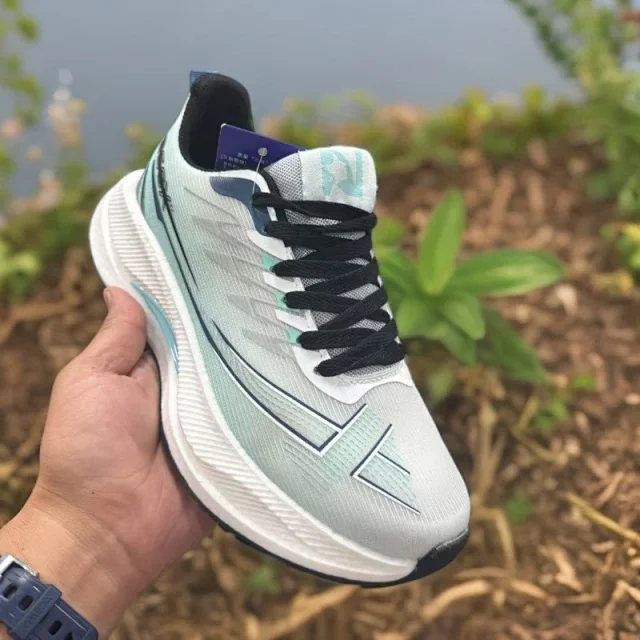 2025 Summer Couple Ultralight Running Shoes Detail