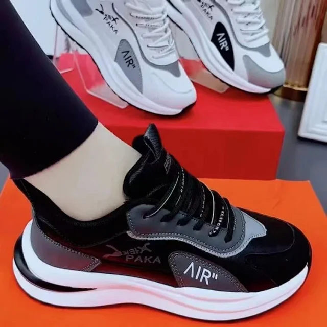 New Couples Lightweight Leather Dad Sneakers Detail