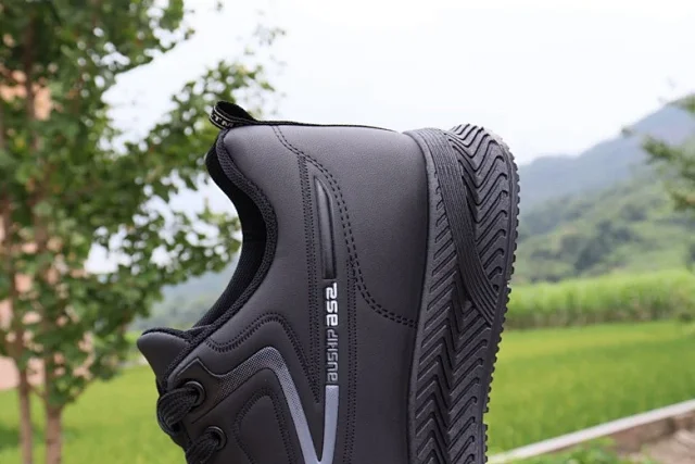 Men's Leather Low-Top Casual Sneakers Black Detail