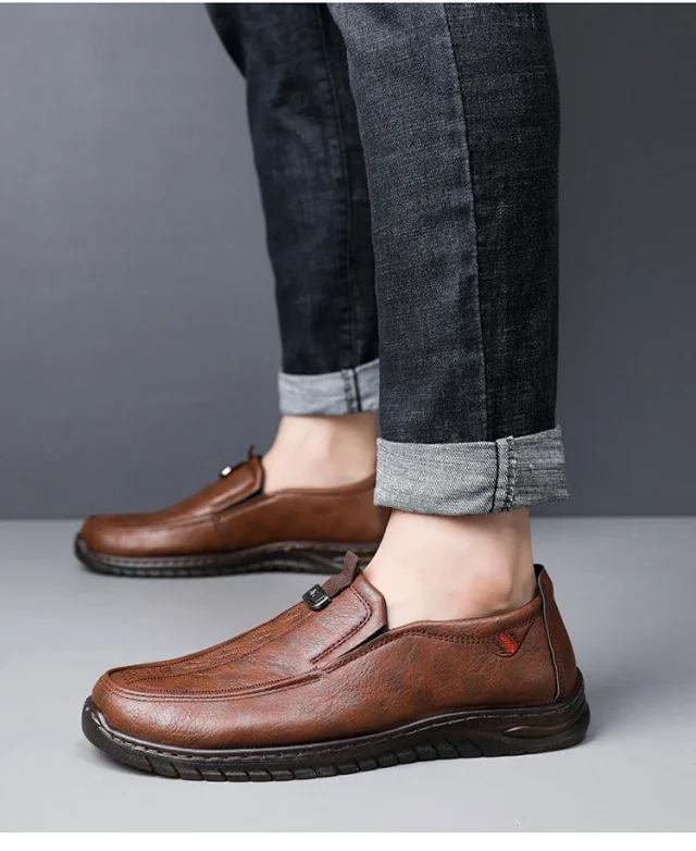 New Men's Slip-On Soft-Sole Leather Shoes Detail