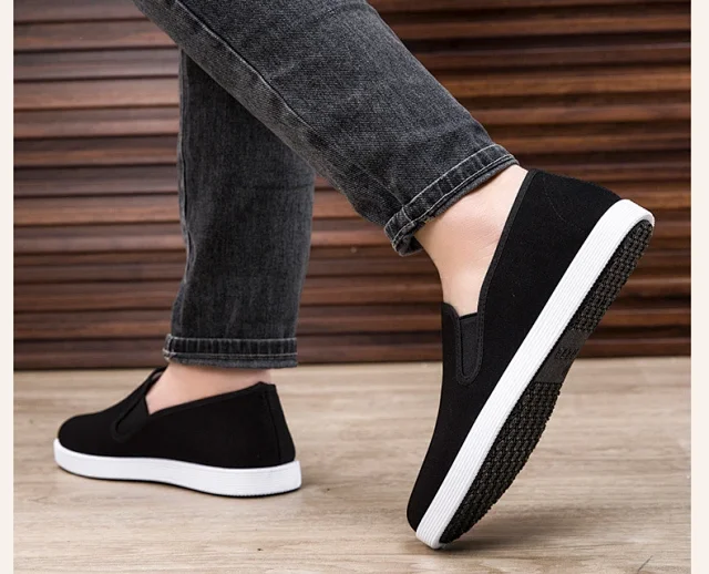 Black Men's Chinese Retro Slip-Ons Detail
