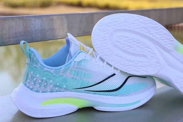 Men's Ultra-Light Mesh Running Casual Shoes Detail