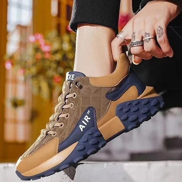 Men's Chunky Low-Top Running Sneakers Detail