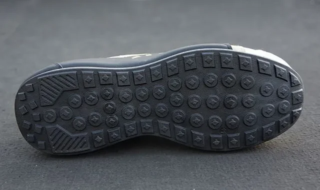 Waterproof Men's Hiking Leather Sneakers Detail
