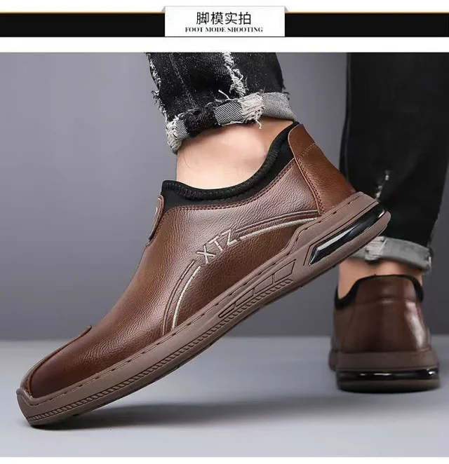 Men's Soft-Sole Leather Slip-On Driving Shoes Detail