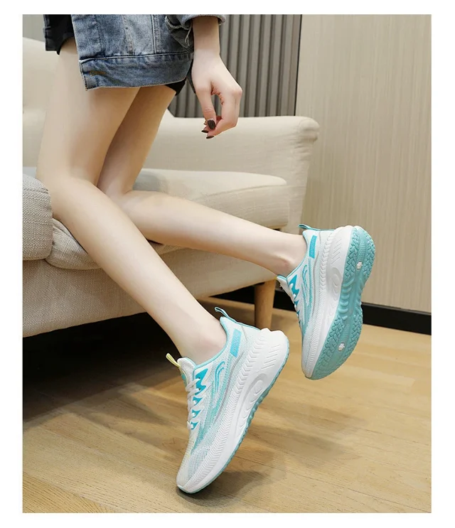 2025 Women's Trendy Mesh Running Sneakers Detail