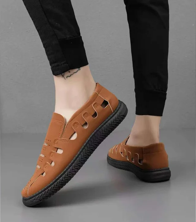 Men's Breathable Outdoor Slip-On Sandals Detail