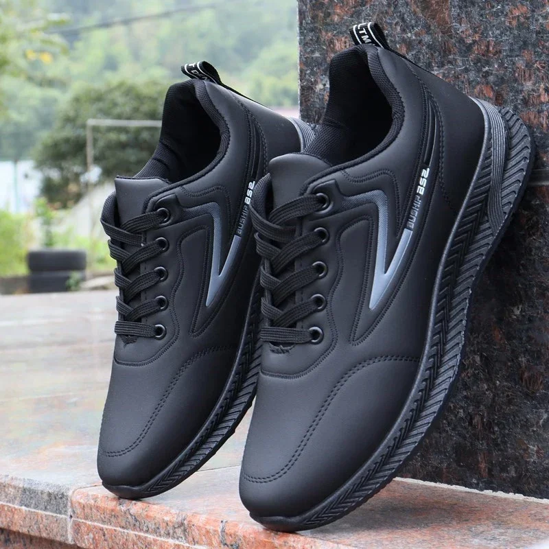 Men's Leather Low-Top Casual Sneakers Black