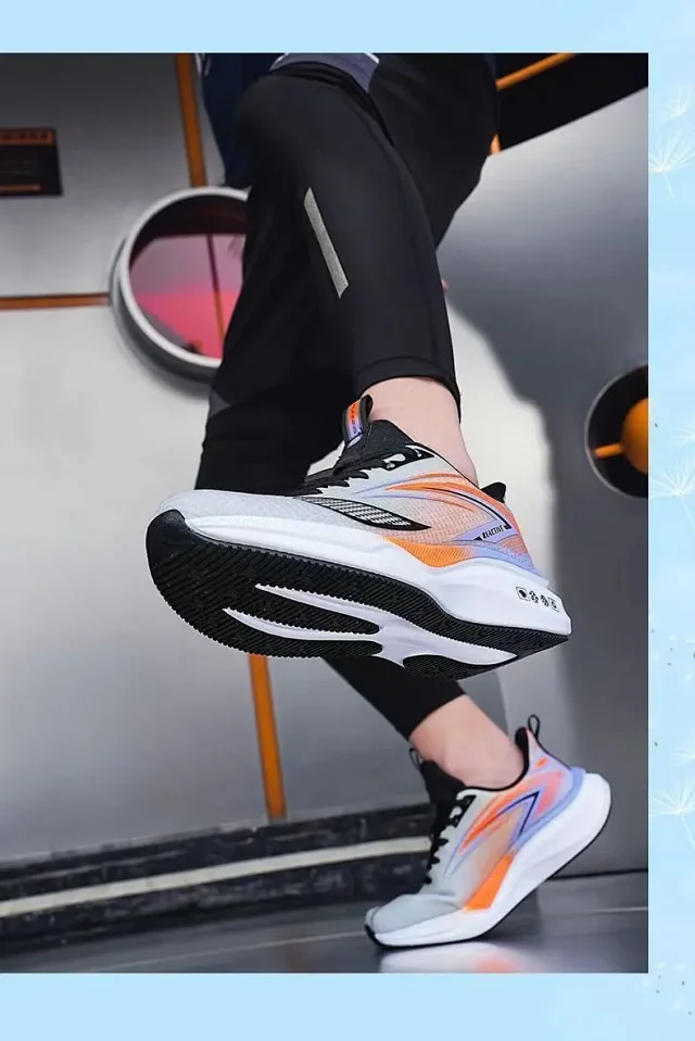 Men's Oversized Korean Flyknit Runners 2025 Detail