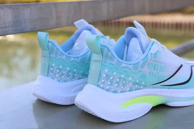 Men's Ultra-Light Mesh Running Casual Shoes Detail