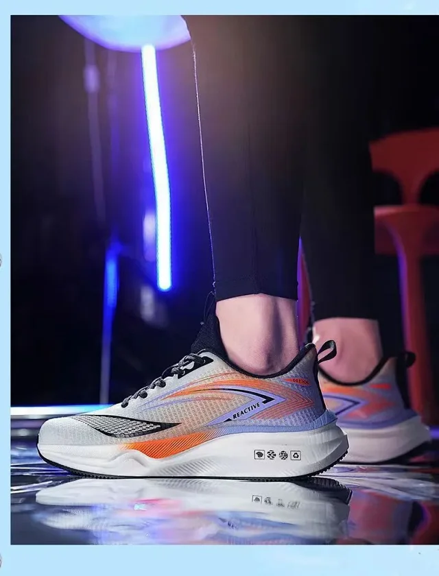 Men's Oversized Korean Flyknit Runners 2025 Detail