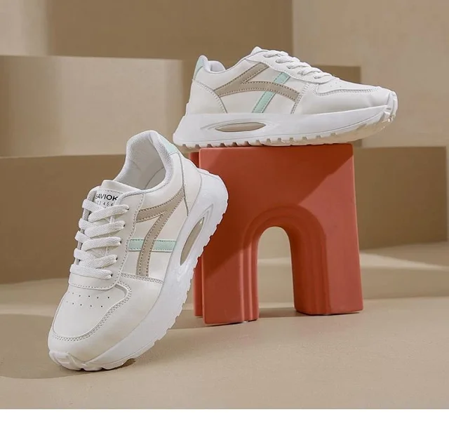 Women's Platform Dad Sneakers New Detail