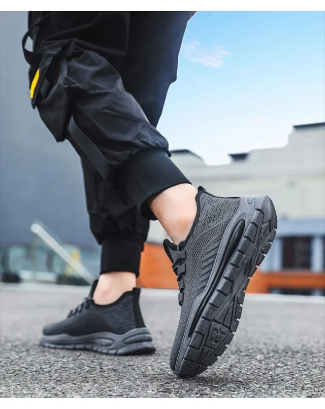 Breathable Big Men's Mesh Sneakers New All-Black Detail