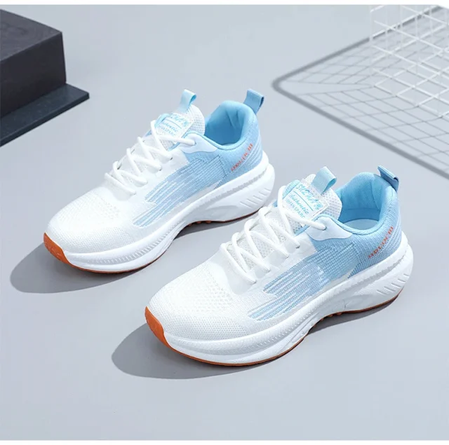 Women's Lightweight Knit Platform Running Detail