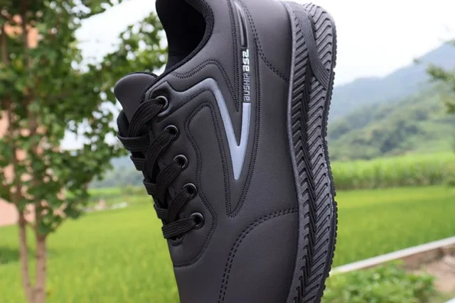 Men's Leather Low-Top Casual Sneakers Black Detail