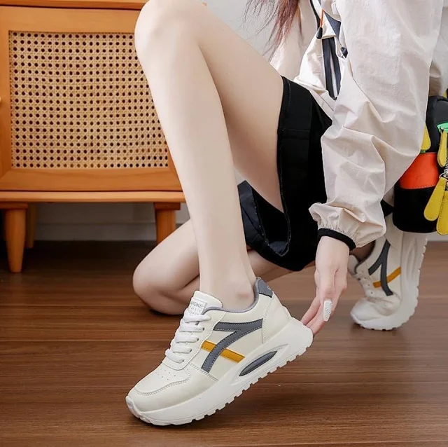 Women's Platform Dad Sneakers New Detail