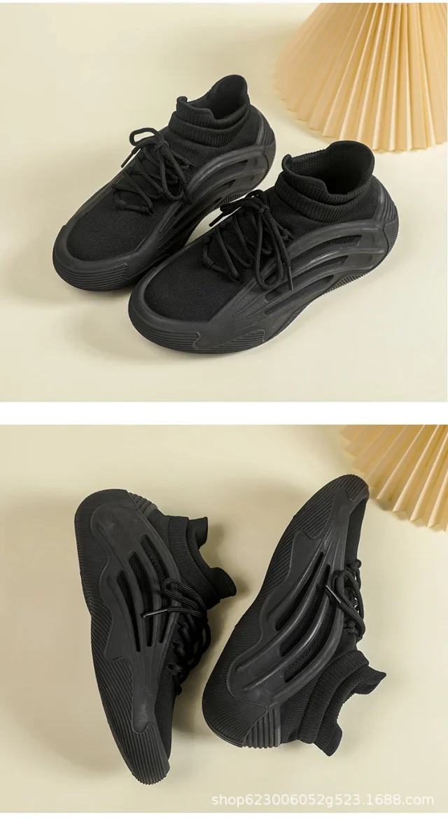 Lightweight Flyknit Women's Sneakers Detail